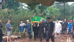 Video Kunto Aji Kenang Sosok Gustiwiw: Panutan di Generasinya