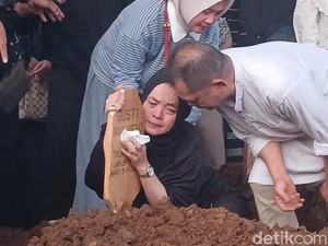 Keikhlasan Ibunda atas Kepergian Mendadak Gustiwiw: Semua Takdir Allah