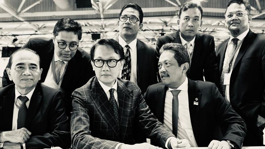 Menteri Kelautan dan Perikanan Sakti Wahyu Trenggono bersama Delegasi Indonesia untuk UNOC-3 2025 di Nice, Prancis, belum lama ini. Menteri Kelautan dan Perikanan Sakti Wahyu Trenggono bersama Delegasi Indonesia untuk UNOC-3 2025 di Nice, Prancis, belum lama ini. (Dokumentasi Kementerian Kelautan dan Perikanan)