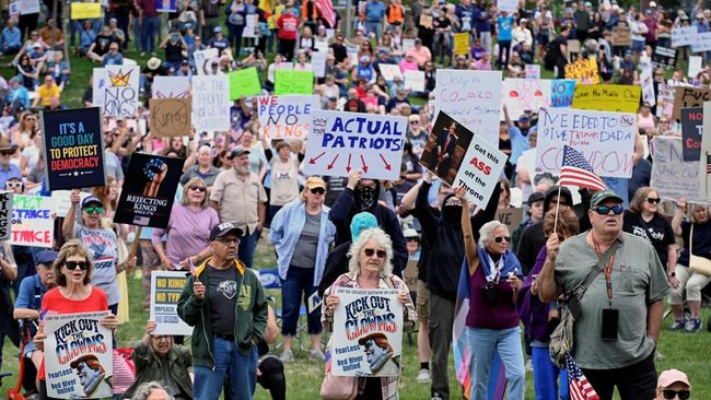 Jutaan Warga AS Demo Besar-besaran Gerakan "No Kings" Lawan Trump