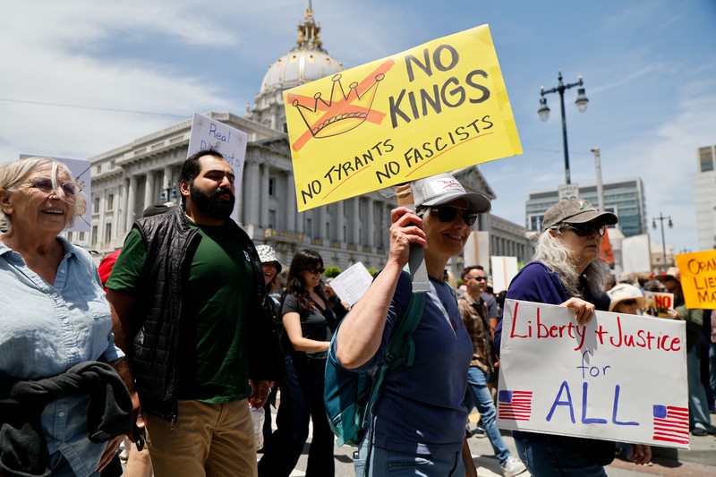 Parade ulang tahun Angkatan Darat ke-250 bergerak menuju Constitution Avenue di Washington, D.C., AS, 14 Juni 2025. Parade ulang tahun Angkatan Darat ke-250 bergerak menuju Constitution Avenue di Washington, D.C., AS, 14 Juni 2025. (REUTERS/Brian Snyder)