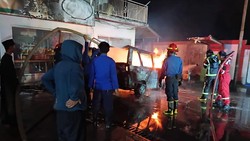 Pete-pete Terbakar di SPBU Kariango Maros Diduga Akibat Korsleting