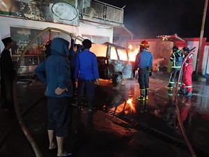 Pete-pete Terbakar di SPBU Kariango Maros Diduga Akibat Korsleting