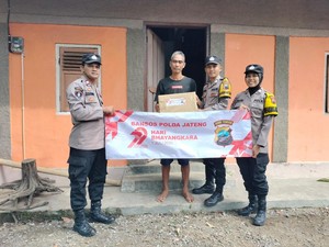 HUT Ke-79 Bhayangkara, Polres Kebumen Salurkan 100 Paket Sembako