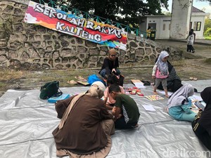 Menghabiskan Minggu Sore Bersama Sekolah Rakyat Merdeka di Palangka Raya