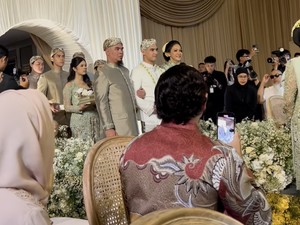 Al Ghazali Diapit Dhani dan Maia di Pernikahan dengan Alyssa Daguise