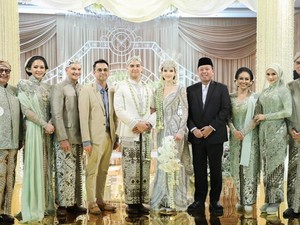Most Popular Sepekan: Beda Gaya Maia dan Mulan di Pernikahan Al Ghazali