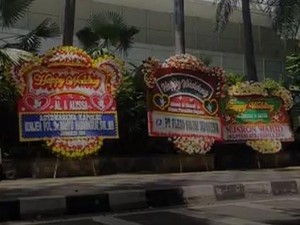 Video: Sederet Karangan Bunga Pernikahan untuk Al Ghazali dan Alyssa