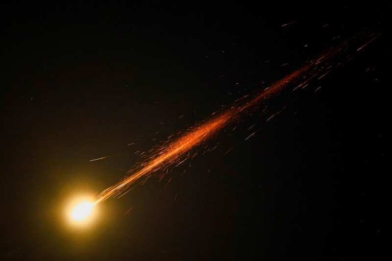 Rudal yang diluncurkan dari Iran dicegat seperti yang terlihat dari Ashkelon, Israel, 15 Juni 2025. Rudal yang diluncurkan dari Iran dicegat seperti yang terlihat dari Ashkelon, Israel, 15 Juni 2025. (REUTERS/Amir Cohen)