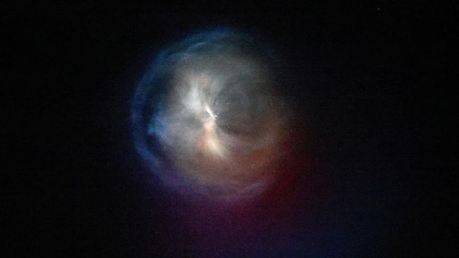 Potret Langit Israel Penuh Kilatan, Iron Dome Dibobol Iran