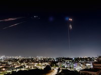 6 Update Israel-Iran, Ledakan Guncang Yerussalem-Minyak & Emas Meledak