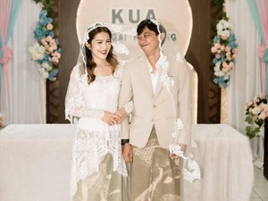 Pernikahan Sederhana ala Yono Bakrie dan Vini Caroline di KUA