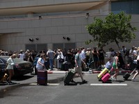 Iran Bombardir Tel Aviv, Turis Asing Ramai-ramai Lari Dari Israel