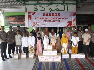 Polres Mojokerto Kota Bagikan 750 Paket Sembako Sambut Hari Bhayangkara