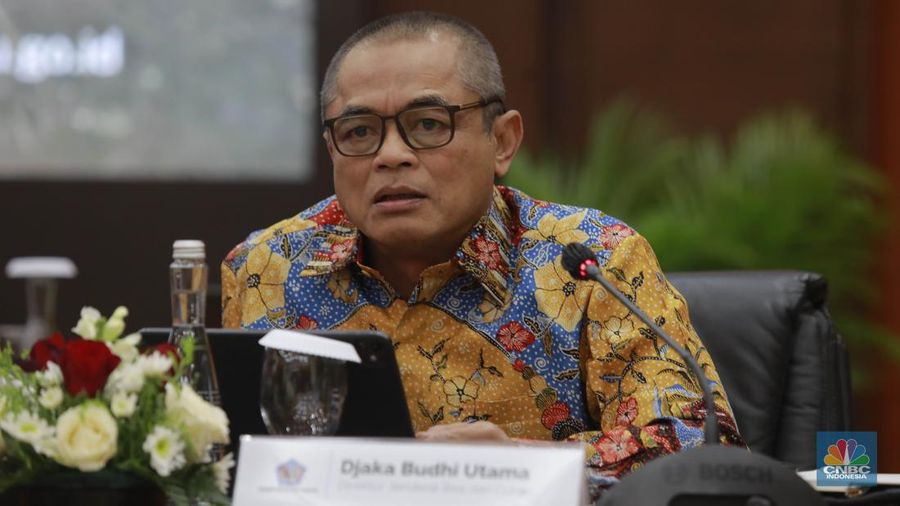 Dirjen Bea Cukai, Djaka Budi Utama saat Konferensi Pers APBN KITA bulan Juni 2025 di Jakarta, Selasa (17/6/2025). (CNBC Indonesia/Muhammad Sabki)
