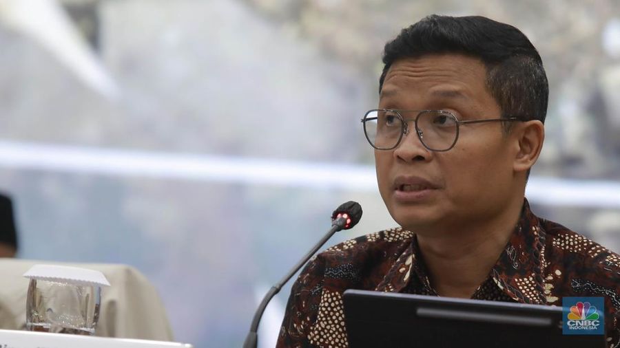 Dirjen Pajak, Bimo Wijayanto saat Konferensi Pers APBN KITA bulan Juni 2025 di Jakarta, Selasa (17/62025). (CNBC Indonesia/Muhammad Sabki)