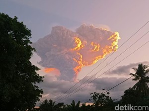 Video: Gunung Lewotobi Laki-laki Meletus, Status Naik Menjadi Awas
