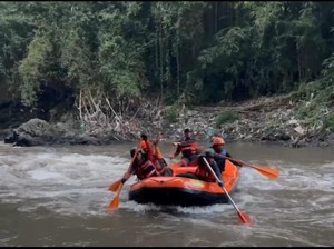 Tim SAR Sisir Sungai Brantas Cari Anak 10 Tahun Hanyut di Kota Malang