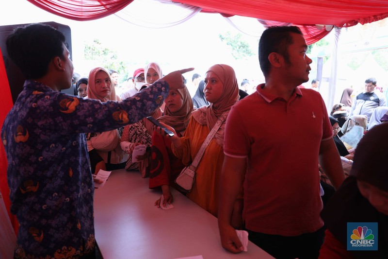 Konferensi pers penyitaan Uang hasil tindak pidana korupsi dalam pemberian fasilitas CPO dan turunanya dari para terdakwa korporasi Wilmar Group sebesar Rp 11.880.351.802.619 di Kejagung, Jakarta, Selasa (17/6/2025). Konferensi pers penyitaan Uang hasil tindak pidana korupsi dalam pemberian fasilitas CPO dan turunanya dari para terdakwa korporasi Wilmar Group sebesar Rp 11.880.351.802.619 di Kejagung, Jakarta, Selasa (17/6/2025). (CNBC Indonesia/Muhammad Sabki)