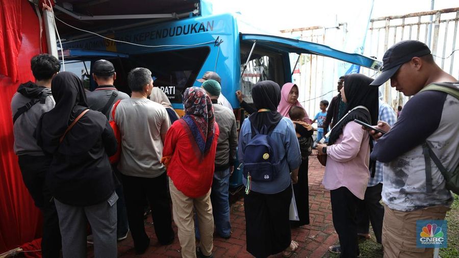 Konferensi pers penyitaan Uang hasil tindak pidana korupsi dalam pemberian fasilitas CPO dan turunanya dari para terdakwa korporasi Wilmar Group sebesar Rp 11.880.351.802.619 di Kejagung, Jakarta, Selasa (17/6/2025). Konferensi pers penyitaan Uang hasil tindak pidana korupsi dalam pemberian fasilitas CPO dan turunanya dari para terdakwa korporasi Wilmar Group sebesar Rp 11.880.351.802.619 di Kejagung, Jakarta, Selasa (17/6/2025). (CNBC Indonesia/Muhammad Sabki)