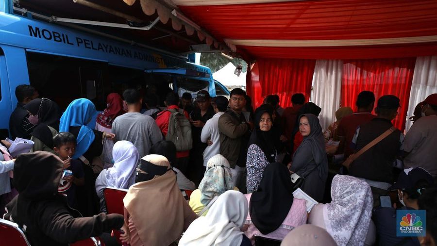 Konferensi pers penyitaan Uang hasil tindak pidana korupsi dalam pemberian fasilitas CPO dan turunanya dari para terdakwa korporasi Wilmar Group sebesar Rp 11.880.351.802.619 di Kejagung, Jakarta, Selasa (17/6/2025). Konferensi pers penyitaan Uang hasil tindak pidana korupsi dalam pemberian fasilitas CPO dan turunanya dari para terdakwa korporasi Wilmar Group sebesar Rp 11.880.351.802.619 di Kejagung, Jakarta, Selasa (17/6/2025). (CNBC Indonesia/Muhammad Sabki)