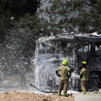 Iron Dome Gak Ngaruh, Rudal Iran Hantam Bus di Israel