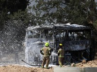 Iron Dome Gak Ngaruh, Rudal Iran Hantam Bus di Israel