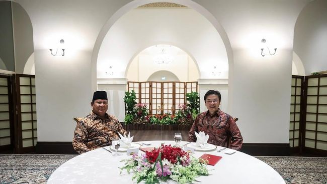Momen Prabowo "4 Mata", Makan Malam dengan PM Singapura