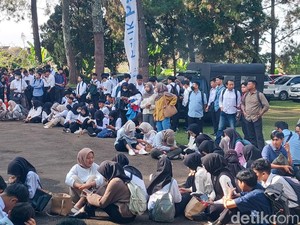 6 Ribu Pencari Kerja Tumplek Berebut Loker di Job Fair Bandung Barat