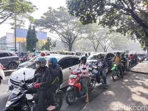 Lewat Jalan Soekarno Hatta Bandung Pagi yang Bikin Elus Dada