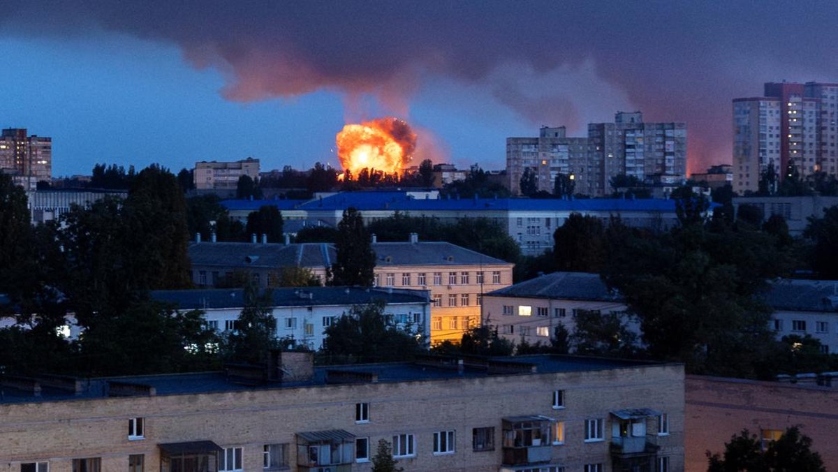    Odesa Membara: Putin Panaskan Lagi Perang Ukraina!   Perang Rusia-Ukraina Memanas: Odesa Jadi Sasaran Putin!   Putin Gempur Odesa: Perang Rusia-Ukraina Kembali Bergejolak!   Odesa Dibombardir: Perang Rusia-Ukraina Makin Mencekam!   Putin Serang Odesa: Perang Rusia-Ukraina Membara Lagi!