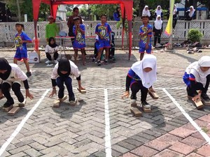 Ratusan Siswa Lamongan Antusias Ikut Festival Olahraga Tradisional