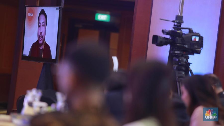 Koordinator Penjangkauan Komunitas IRMA di Indonesia, Andre Barahamin menyampaikan pemaparan secara daring dalam acara CNBC Indonesia Economic Update 2025, Rabu (18/6/2025). (CNBC Indonesia/Muhammad Sabki)
