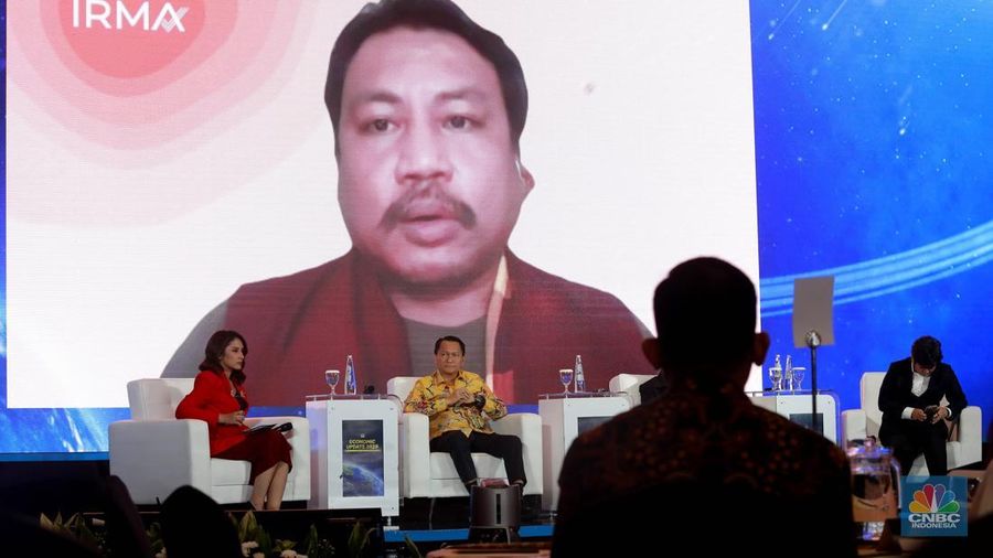 Koordinator Penjangkauan Komunitas IRMA di Indonesia, Andre Barahamin menyampaikan pemaparan secara daring dalam acara CNBC Indonesia Economic Update 2025, Rabu (18/6/2025). (CNBC Indonesia/Muhammad Sabki)