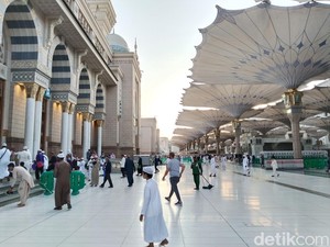 Suhu Madinah 44 Derajat Celsius, Jemaah Haji Harus Waspadai Panas Ekstrem