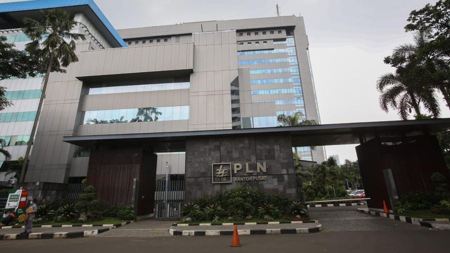 Tampilan Gedung PLN Kantor Pusat di daerah Kebayoran Baru, Jakarta Selatan. Sepanjang tahun 2024, PLN mencatatkan kinerja positif dengan mencetak pendapatan sebesar Rp545,4 triliun sekaligus menjadi rekor tertinggi dalam sejarah perseroan. Angka ini meningkat 11,9% secara year on year dibanding tahun sebelumnya dan menghasilkan laba bersih mencapai Rp17,76 triliun. (Do. PLN)