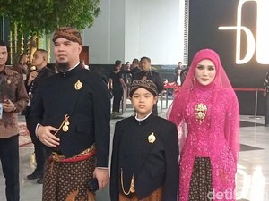 Ahmad Dhani Pajang Foto Raja-Bawa Alat Konser Pribadi ke Unduh Mantu Al Ghazali