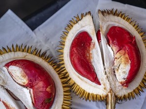 5 Fakta Durian Udang Merah Khas Malaysia yang Dagingnya Lembut