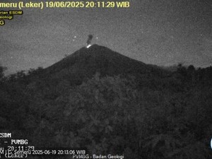 Gunung Semeru Erupsi, Tinggi Letusan Abu 1,2 Km