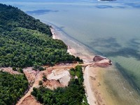 Pulau Cantik di Karimun Jadi Botak karena Tambang Ilegal, Pantai Rusak