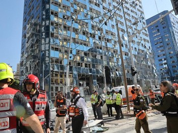 Penampakan Bursa Efek Tel Aviv Rusak Berat Kena Rudal Iran