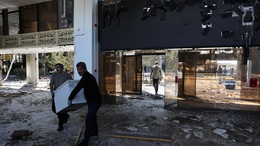 Pemandangan setelah serangan Israel terhadap gedung penyiaran TV Negara Iran, yang menjadi sasaran, di Teheran, Iran, Kamis (19/6/2025). (Majid Asgaripour/WANA via REUTERS) Pemandangan setelah serangan Israel terhadap gedung penyiaran TV Negara Iran, yang menjadi sasaran, di Teheran, Iran, Kamis (19/6/2025). (Majid Asgaripour/WANA via REUTERS)