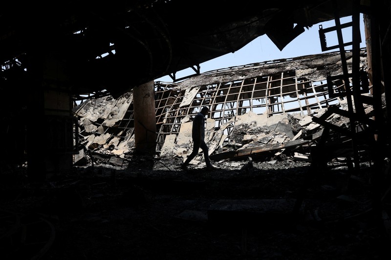 Pemandangan setelah serangan Israel terhadap gedung penyiaran TV Negara Iran, yang menjadi sasaran, di Teheran, Iran, Kamis (19/6/2025). (Majid Asgaripour/WANA via REUTERS) Pemandangan setelah serangan Israel terhadap gedung penyiaran TV Negara Iran, yang menjadi sasaran, di Teheran, Iran, Kamis (19/6/2025). (Majid Asgaripour/WANA via REUTERS)
