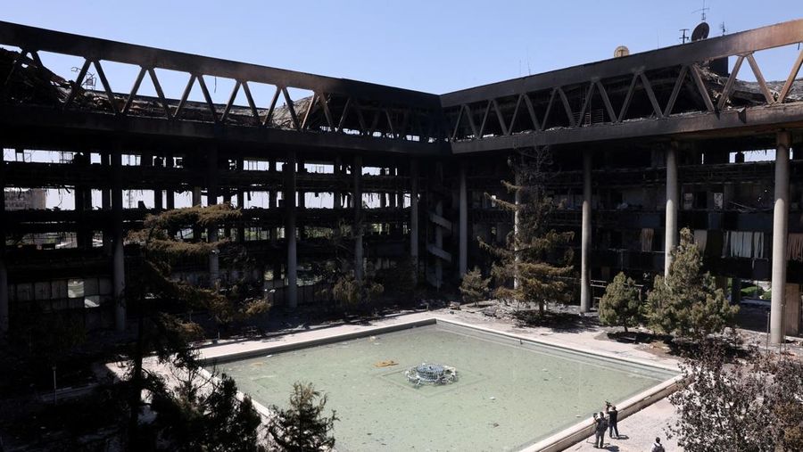 Pemandangan setelah serangan Israel terhadap gedung penyiaran TV Negara Iran, yang menjadi sasaran, di Teheran, Iran, Kamis (19/6/2025). (Majid Asgaripour/WANA via REUTERS) Pemandangan setelah serangan Israel terhadap gedung penyiaran TV Negara Iran, yang menjadi sasaran, di Teheran, Iran, Kamis (19/6/2025). (Majid Asgaripour/WANA via REUTERS)