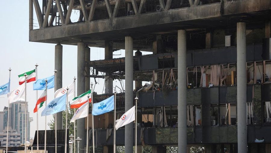 Pemandangan setelah serangan Israel terhadap gedung penyiaran TV Negara Iran, yang menjadi sasaran, di Teheran, Iran, Kamis (19/6/2025). (Majid Asgaripour/WANA via REUTERS) Pemandangan setelah serangan Israel terhadap gedung penyiaran TV Negara Iran, yang menjadi sasaran, di Teheran, Iran, Kamis (19/6/2025). (Majid Asgaripour/WANA via REUTERS)