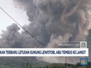 Video:Penampakan Terbaru Letusan Gunung Lewotobi, Abu Tembus ke Langit