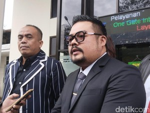 Sibuk Kerja, Lisa Mariana Tak Hadir di Sidang Gugatan