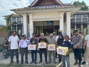 Polres Rohil Berbagi di Kampung Bebas Narkoba Jelang HUT Bhayangkara ke-79