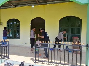Bakti Religi di HUT Bhayangkara, Polres Dumai Bersih-bersih Rumah Ibadah