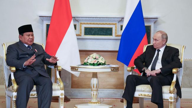 Duduk Berdekatan, Ini Momen Prabowo Temui Putin di Istana Rusia